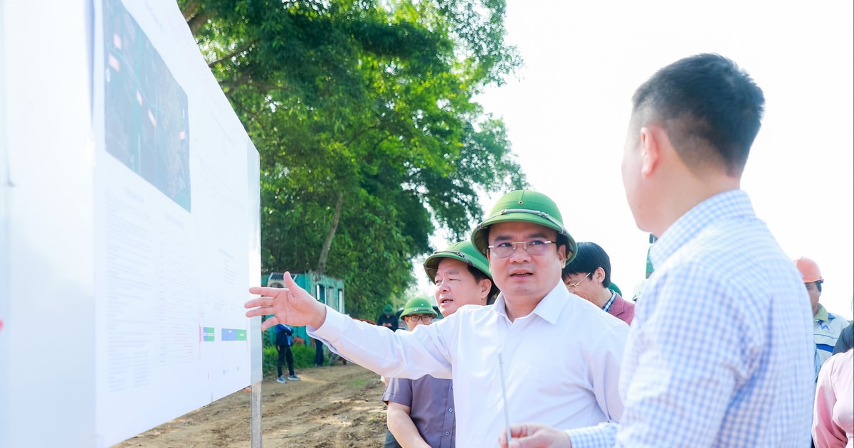 Phó Chủ tịch UBND tỉnh Nghệ An Phùng Thành Vinh đôn đốc tiến độ  giải ngân các dự án đầu tư công khu vực miền Tây