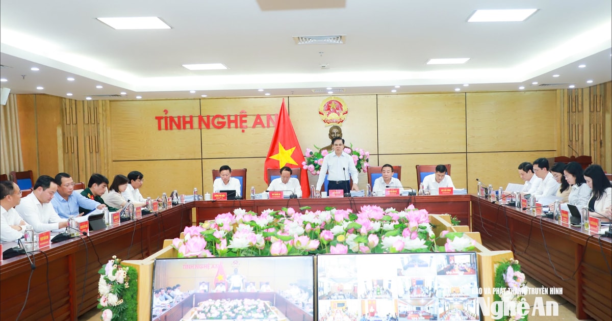 Chủ tịch UBND tỉnh Nghệ An Võ Trọng Hải họp trực tuyến với 130 xã, phường về tình hình kinh tế - xã hội