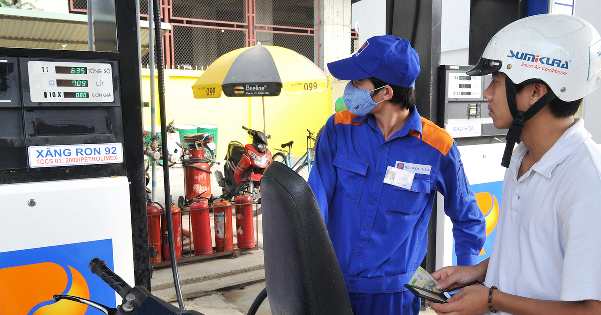 Quyết sách 'thần tốc' hạ nhiệt giá xăng dầu, ổn định kinh tế