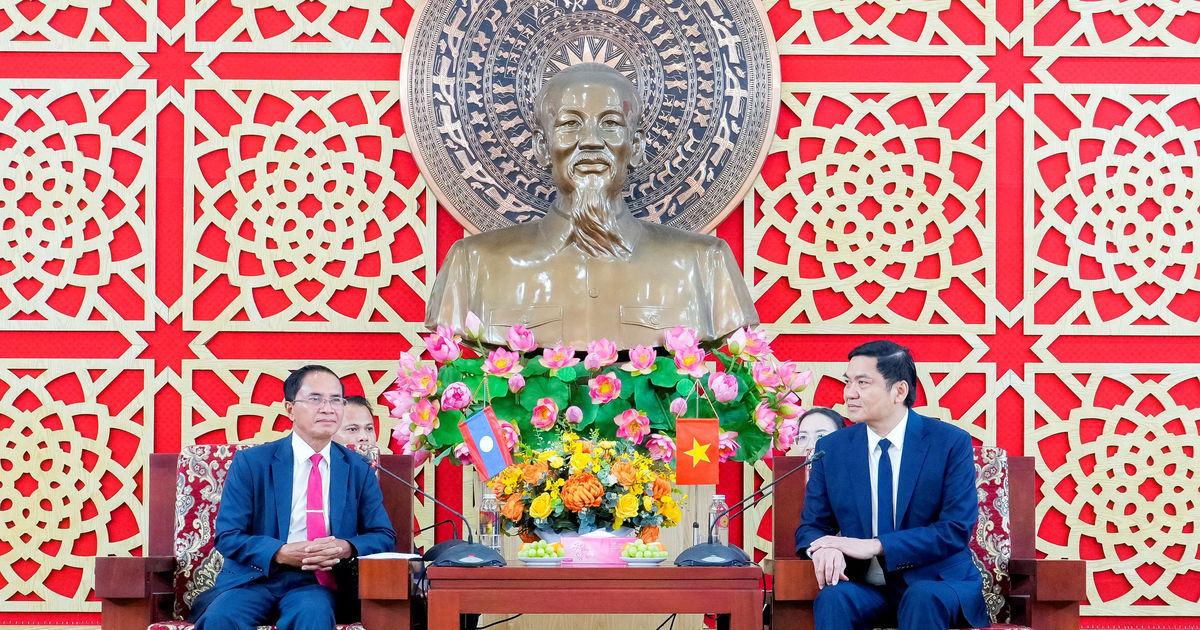 Phó Bí thư Thường trực Tỉnh uỷ, Chủ tịch HĐND tỉnh tiếp đoàn đại biểu HĐND tỉnh Sa La Van (Lào)