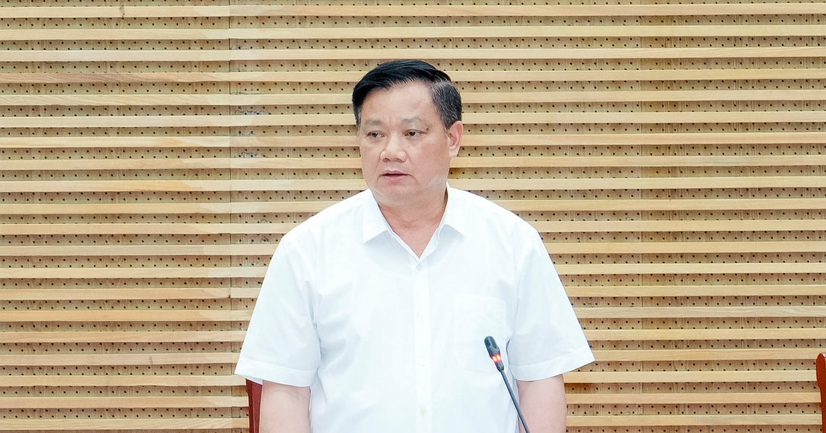 Thường trực Tỉnh ủy làm việc với Ban Thường vụ Đảng ủy các phường: Trường Vinh, Thành Vinh, Vinh Phú, Vinh Lộc, Vinh Hưng, Cửa Lò