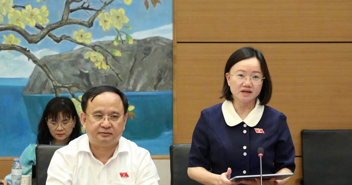 Đại biểu Quốc hội khóa XVI tỉnh Nghệ An đóng góp ý kiến vào các dự án luật