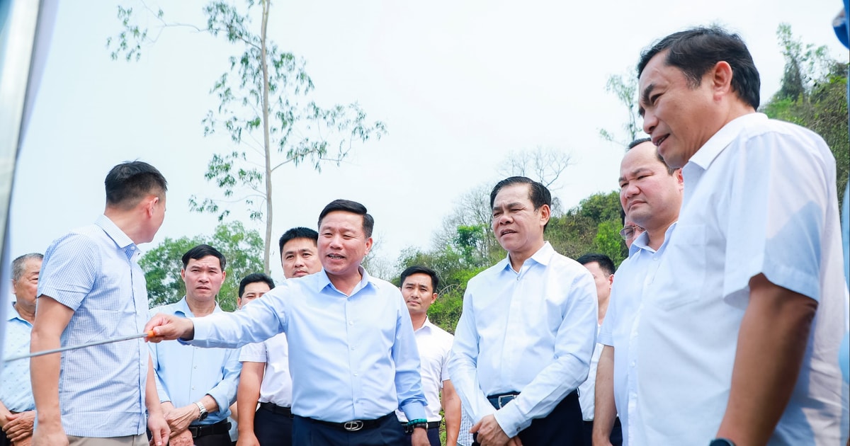 Chủ tịch UBND tỉnh Nghệ An Võ Trọng Hải kiểm tra các dự án đầu tư tại một số phường, xã vùng Tây Bắc