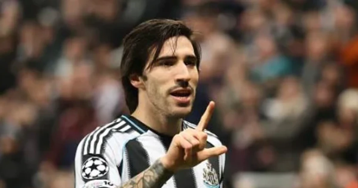 Manchester United are targeting Sandro Tonali to solve the problem of ...