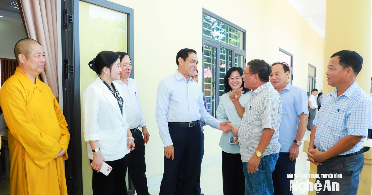 Chủ tịch UBND tỉnh Võ Trọng Hải tiếp xúc cử tri xã Vạn An trước kỳ họp giữa năm 2026 của HĐND tỉnh