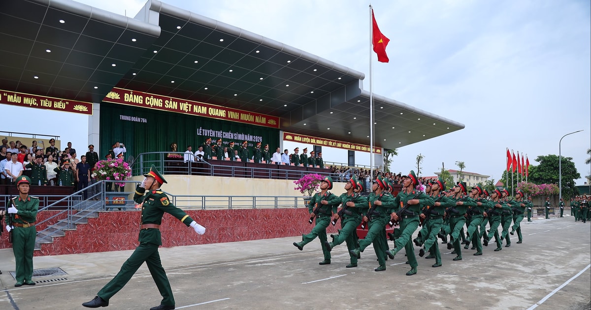 Lễ tuyên thệ chiến sĩ mới tại Trung đoàn 764