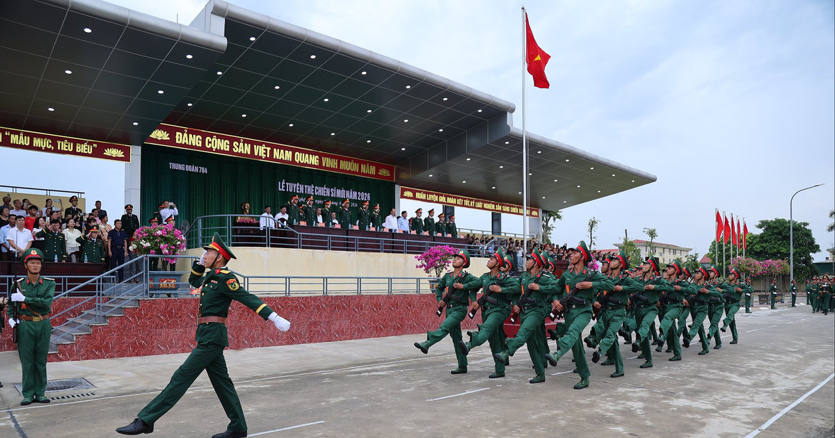 Lễ tuyên thệ chiến sĩ mới tại Trung đoàn 764