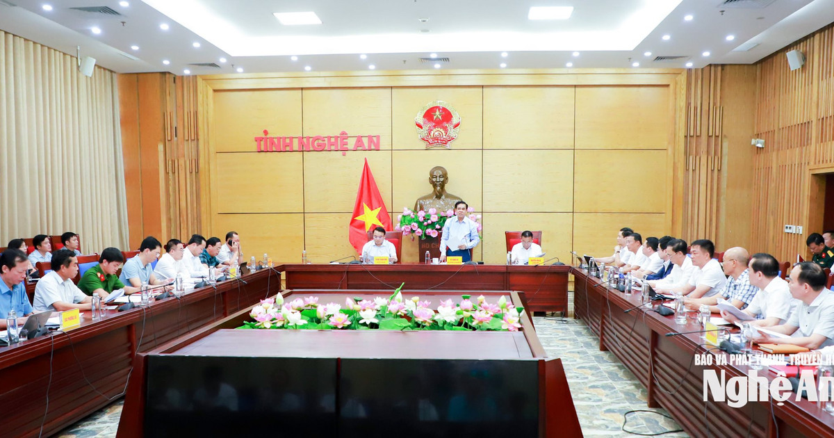 Chủ tịch UBND tỉnh Nghệ An Võ Trọng Hải chủ trì cuộc làm việc đôn đốc tiến độ 5 dự án trọng điểm