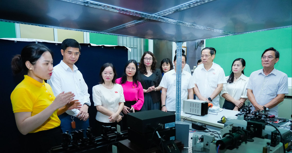 Đoàn Đại biểu Quốc hội tỉnh giám sát thực hiện chính sách, pháp luật về khoa học công nghệ, đổi mới sáng tạo tại Trường Đại học Vinh