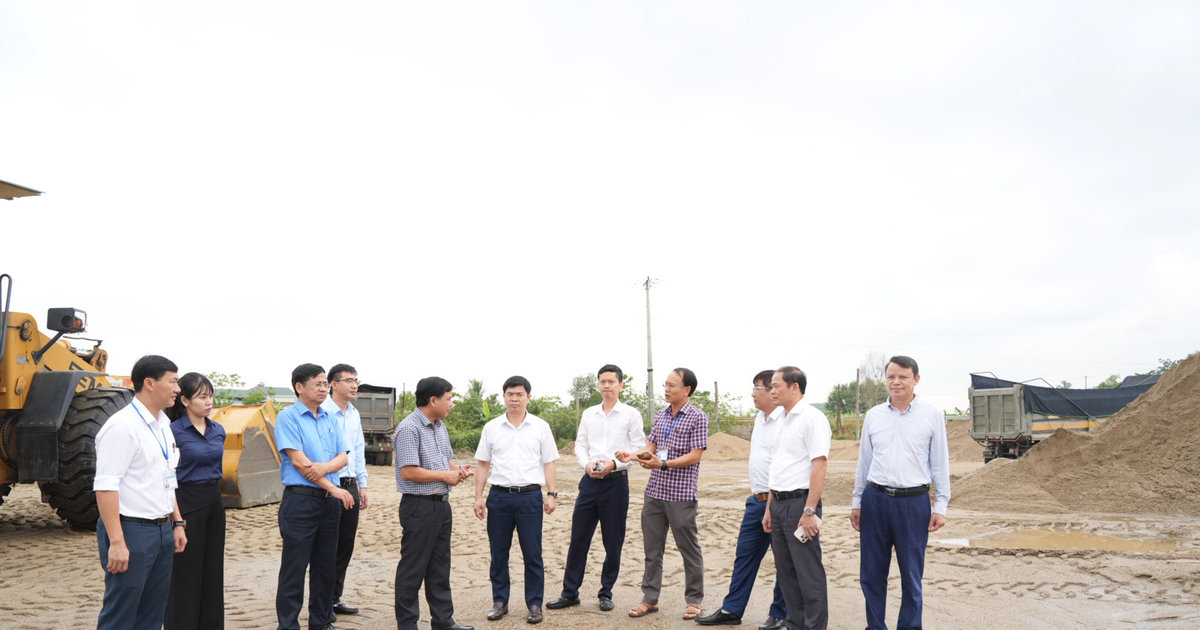 Thường trực HĐND tỉnh khảo sát chuẩn bị cho phiên chất vấn tại Kỳ họp thứ 4 - HĐND tỉnh Nghệ An khóa XIX