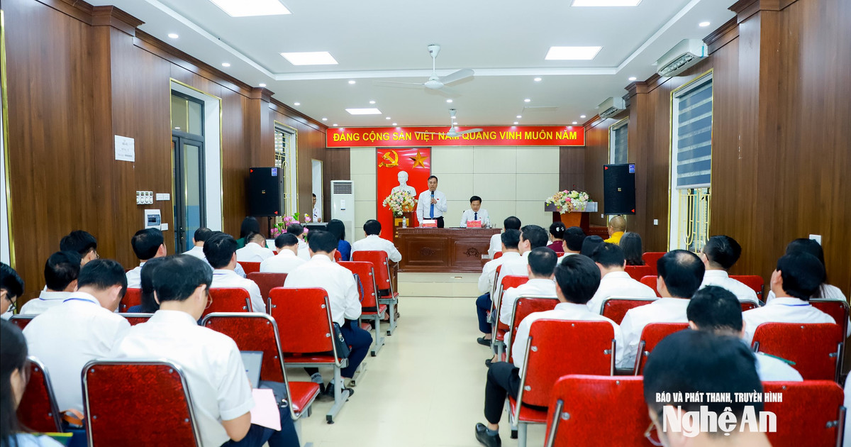 Đại biểu HĐND tỉnh Nghệ An: Giá xăng đã giảm nhưng nhiều hàng hóa vẫn neo cao