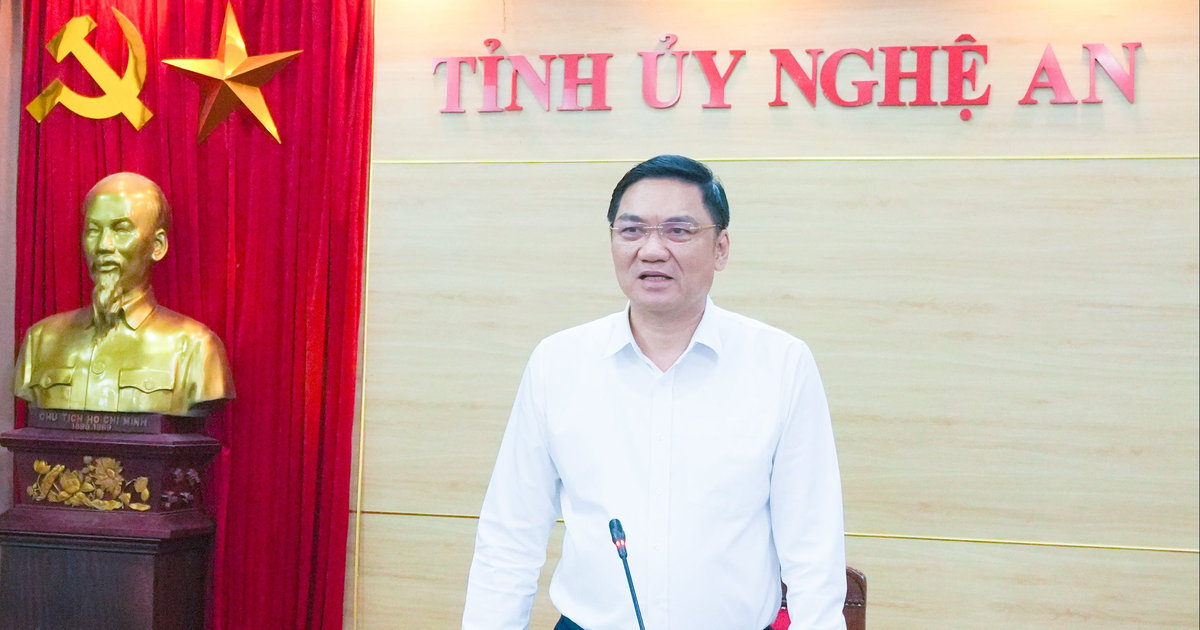 Đồng chí Hoàng Nghĩa Hiếu yêu cầu tiếp tục nâng cao chất lượng tham mưu, đẩy mạnh chuyển đổi số trong các cơ quan Đảng