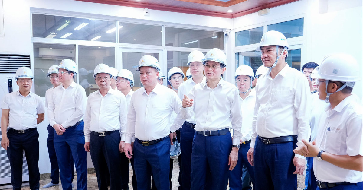 Giám đốc Học viện Chính trị quốc gia Hồ Chí Minh Đoàn Minh Huấn thăm các dự án tại phường Hoàng Mai, tỉnh Nghệ An