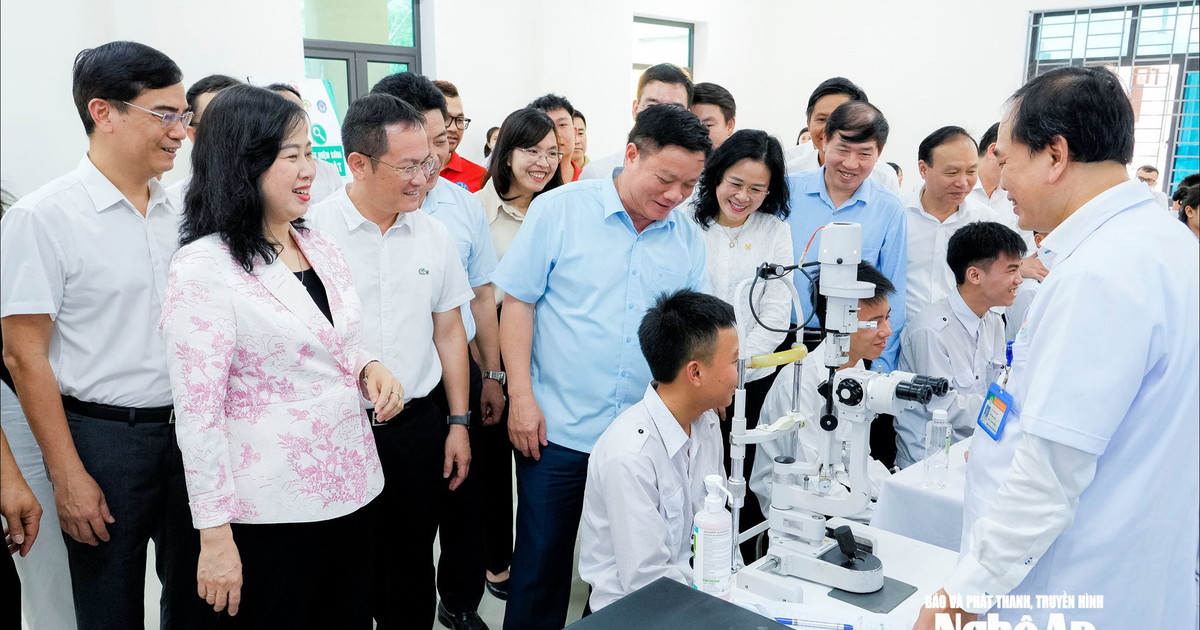 Nghệ An: Phấn đấu 100% học sinh được khám sức khỏe định kỳ trong 3 tháng đầu năm học mới