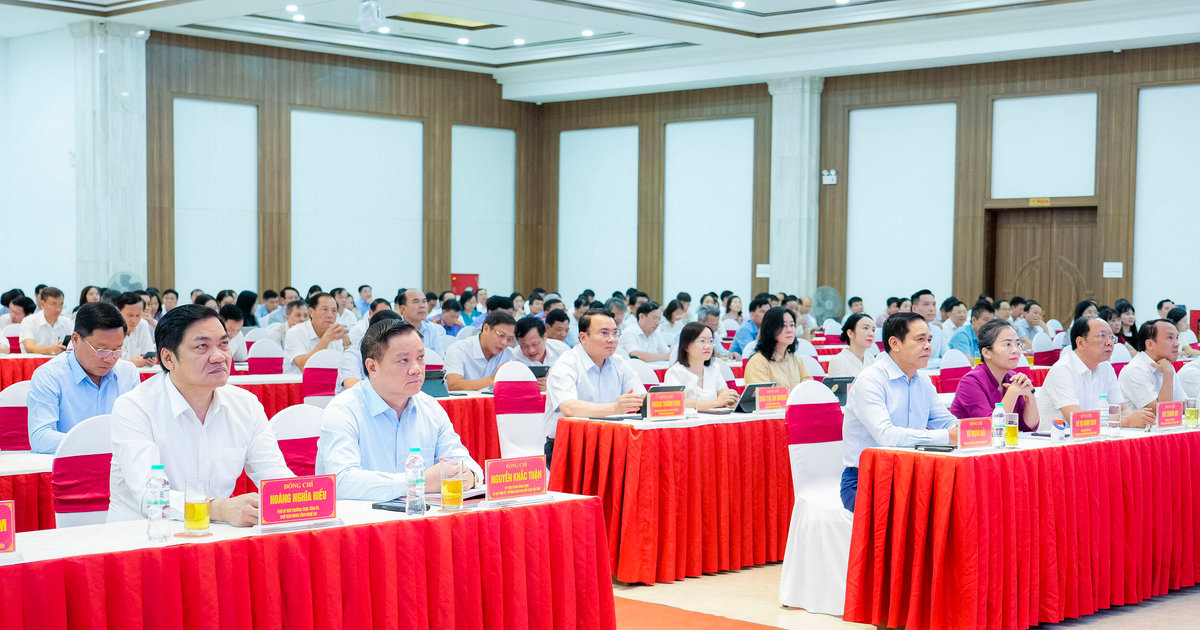 Hội nghị toàn quốc quán triệt và triển khai một số nghị quyết, chỉ thị của Bộ Chính trị