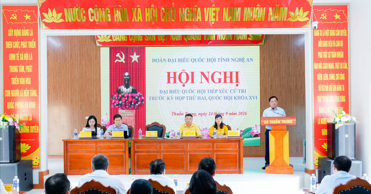 Bí thư Tỉnh ủy, Trưởng Đoàn ĐBQH tỉnh Nguyễn Khắc Thận tiếp xúc cử tri xã Thuần Trung