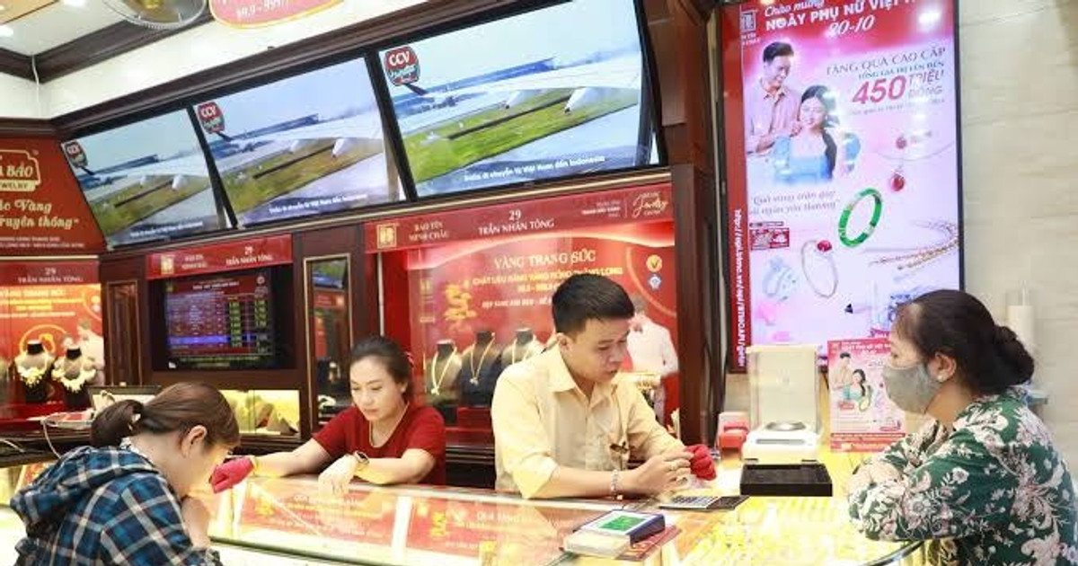Giá vàng hôm nay 22/10/2026: SJC, nhẫn 9999 mua vào - bán ra