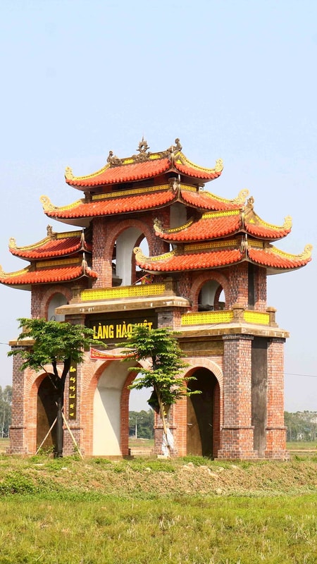 Ngắm cổng làng to, đẹp bậc nhất quê lúa