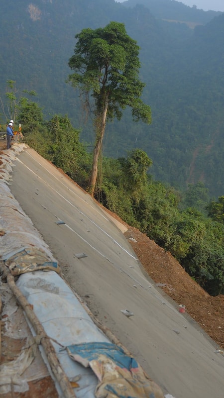 Xử lý 15 điểm sạt lở núi và mở rộng khúc cua trên tuyến Quốc lộ 7A