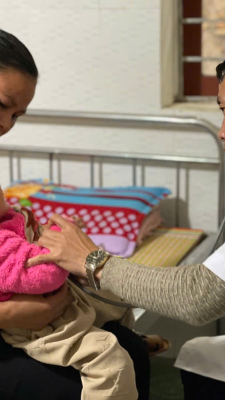 Bác sĩ người Mông tình nguyện ... về bản