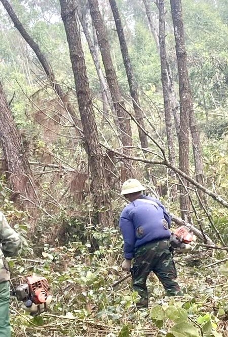 Lên rừng tuyên truyền phòng cháy trong mùa nắng nóng