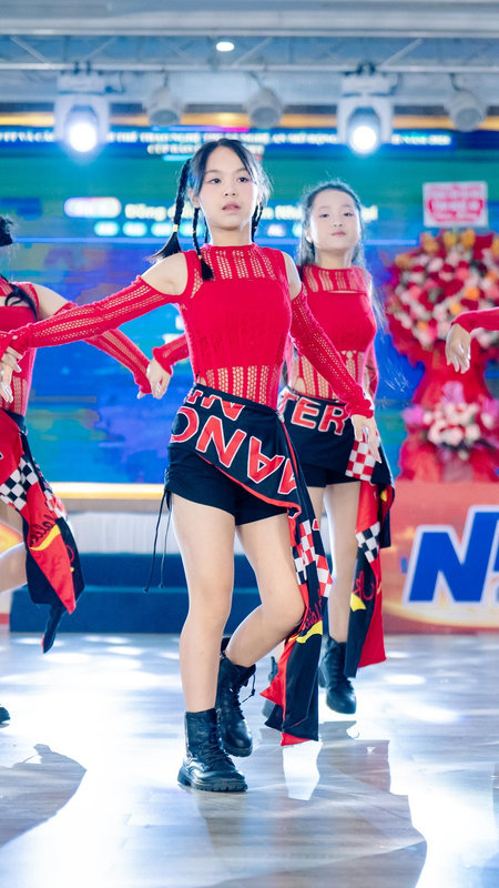 Gần 1.000 VĐV tham dự Giải DanceSport Nghệ An mở rộng lần thứ III năm 2026
