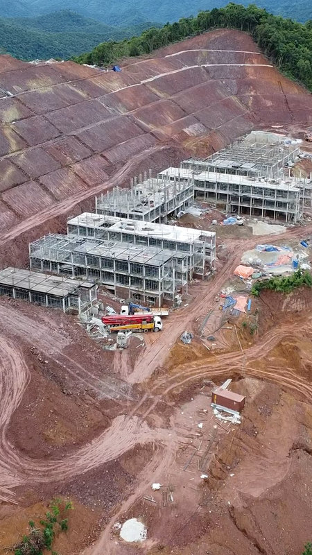 Bám công trường, chạy đua tiến độ trường liên cấp Nhôn Mai