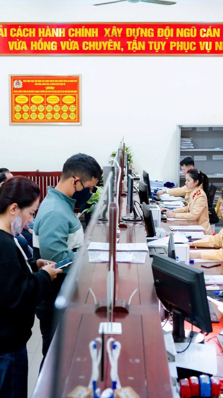 Ngày đầu tiên Trung tâm hành chính công Công an tỉnh Nghệ An đi vào hoạt động