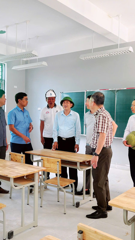 Sẵn sàng cho lễ khánh thành, khai giảng các trường nội trú biên giới