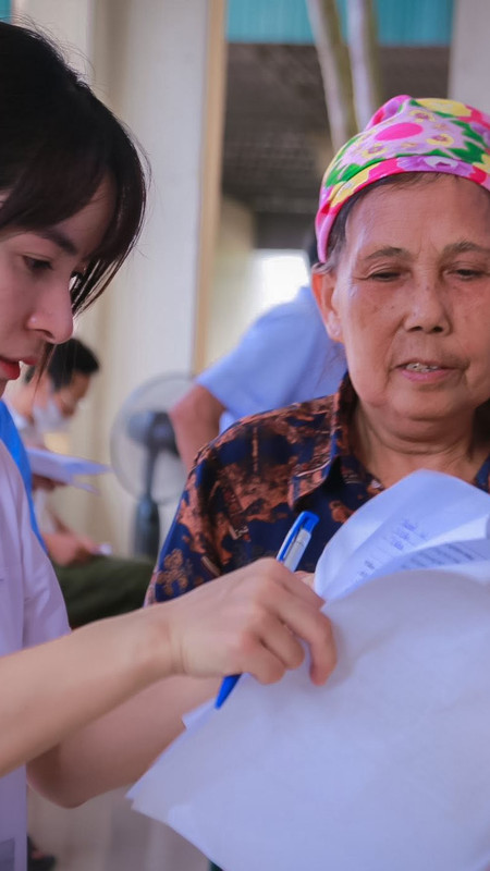Chiến dịch khám sức khỏe miễn phí và đồng bộ VNeID hướng về người dân miền núi