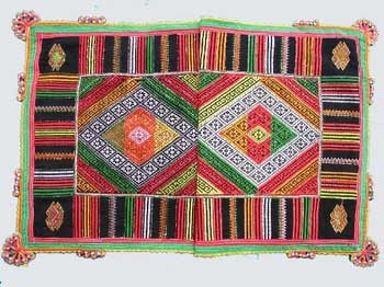 Chiếc khăn Piêu độc đáo của dân tộc Thái