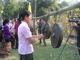 Đến với lễ hội đầu Xuân