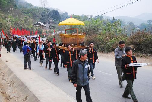 Đền pu nhạ thầu - Từ truyền thuyết đến thực tại