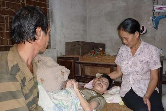 Cần giúp đỡ gia đình cựu quân nhân