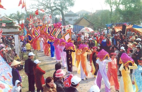 Du Xuân, đến Lễ hội Đền Vạn Lộc