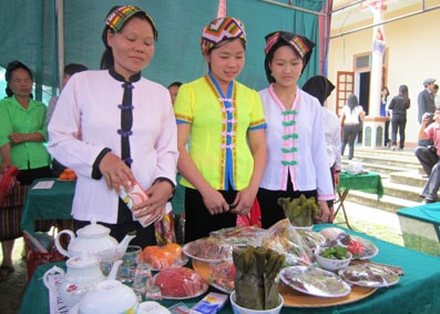 Lễ hội kỷ niệm ngày thành lập Chi bộ đảng Môn Sơn