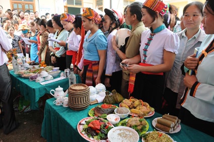 Con Cuông kỷ niệm 80 năm thành lập Chi bộ đảng Môn Sơn