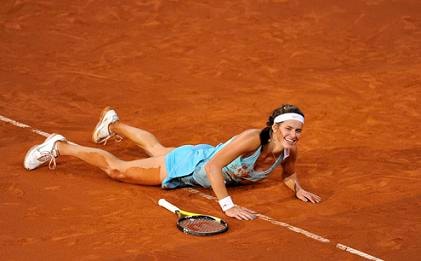 Nadal lại vô địch, Wozniacki thất thủ ở Stuttgart