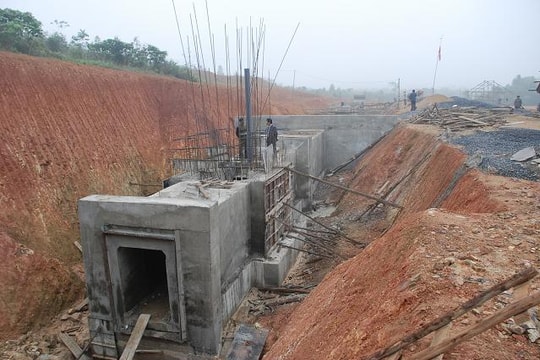 Dự án thuỷ lợi khe Lại: Nguy cơ chậm tiến độ vượt lũ