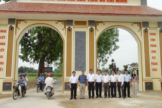 Bàn giao công trình "Cổng vào quê nội và quê ngoại Chủ tịch Hồ Chí Minh"