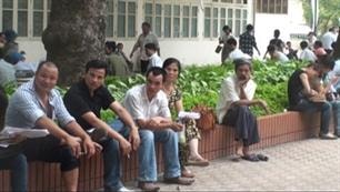 Đề nghị tăng mức phạt người hút thuốc lá nơi công cộng