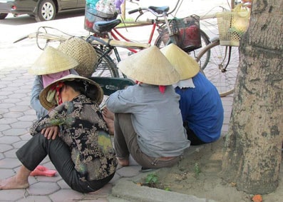 Bấp bênh nghề cửu vạn