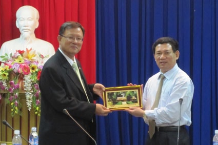 Công sứ Đại sứ quán Hàn Quốc tại Việt Nam làm việc với UBND tỉnh Nghệ An