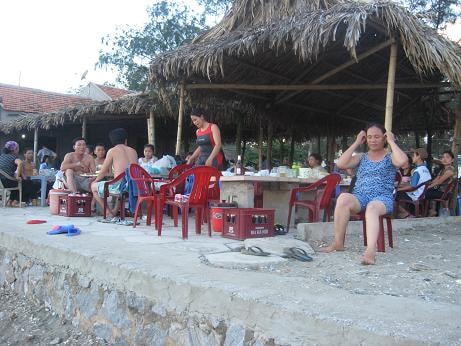 Quan tâm đầu tư xây dựng kết cấu hạ tầng du lịch biển Quỳnh