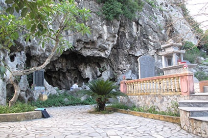 Hang Hỏa Tiễn – Nơi tuổi 20 thành bất tử