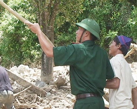 Lũ quét làm 17 nhà dân xã Bắc Lý bị cuốn trôi và sập