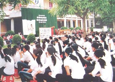 Mô hình giáo dục ATGT ở Trường THPT Huỳnh Thúc Kháng