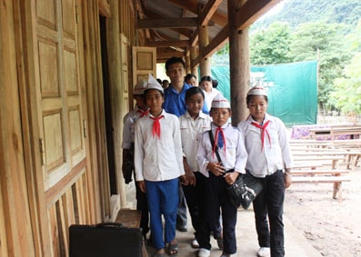 Khánh thành nhà bán trú dân nuôi ở Kỳ Sơn