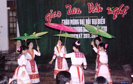 Tương Dương: Giao lưu văn nghệ chào mừng Đại hội đại biểu phụ nữ huyện