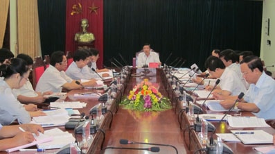BTV Tỉnh ủy họp đánh giá 4 năm thực hiện Nghị Quyết TW5 (khóa X); nghe và cho ý kiến về qui hoạch sân bay, nhà ga